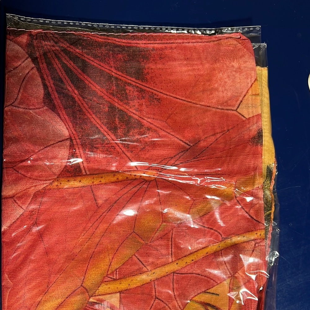 Elegant Red Leaf Pattern Scarf - image 2